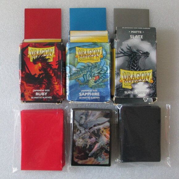 GIANT BUNDLE OF 700+ TRADING CARD SLEEVES - Picture 2 of 16